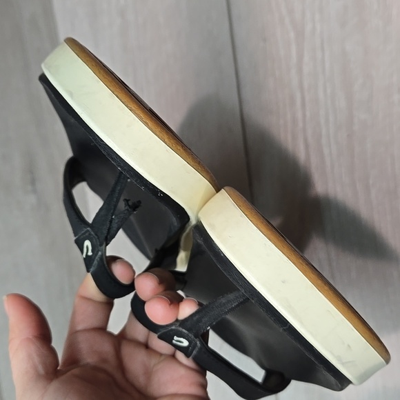 Olukai Women's Nu'API Leather Thong T Strap Platform Black Flip Flops Sandals 9 - Picture 5 of 10